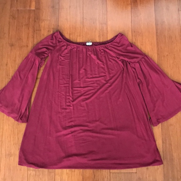 Ecote Dresses & Skirts - Ecote Off The Shoulder Dress